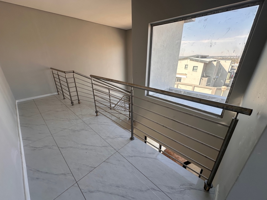 4 Bedroom Property for Sale in Blue Hills AH Gauteng