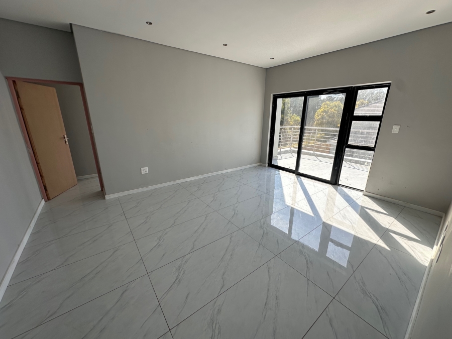 4 Bedroom Property for Sale in Blue Hills AH Gauteng