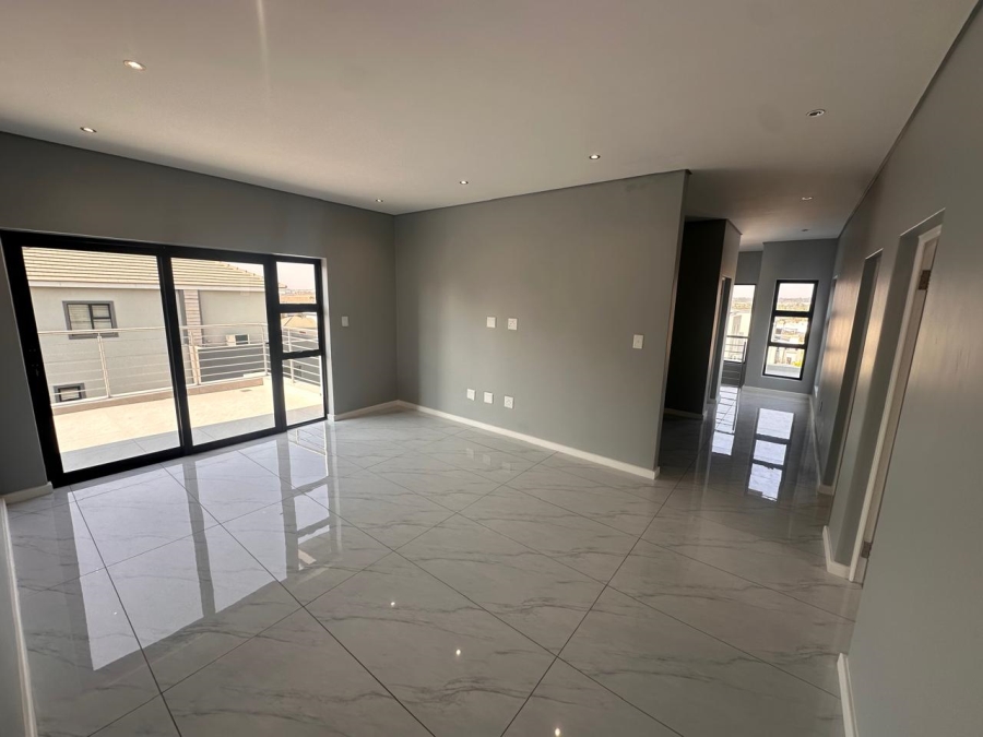 4 Bedroom Property for Sale in Blue Hills AH Gauteng