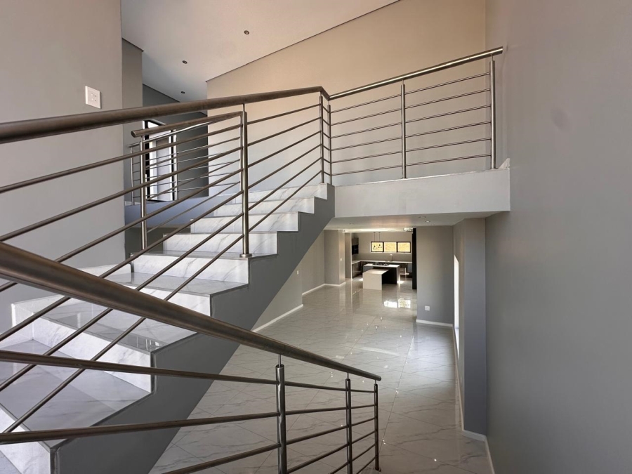 4 Bedroom Property for Sale in Blue Hills AH Gauteng