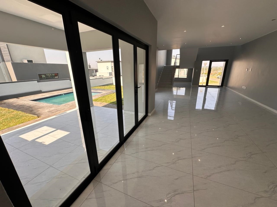 4 Bedroom Property for Sale in Blue Hills AH Gauteng