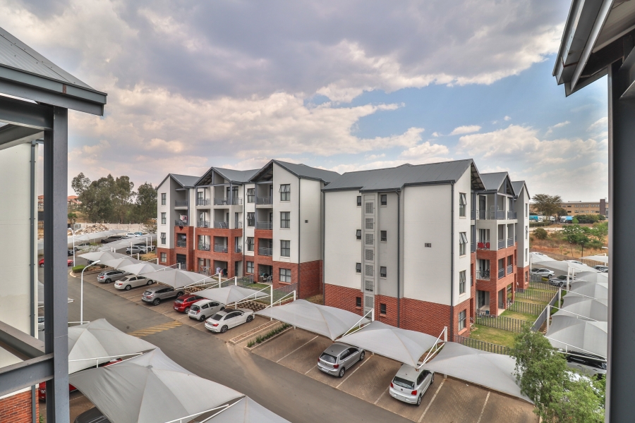 1 Bedroom Property for Sale in Erand Gardens Gauteng