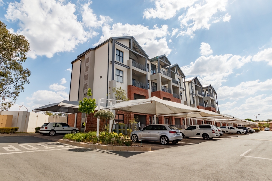 1 Bedroom Property for Sale in Erand Gardens Gauteng