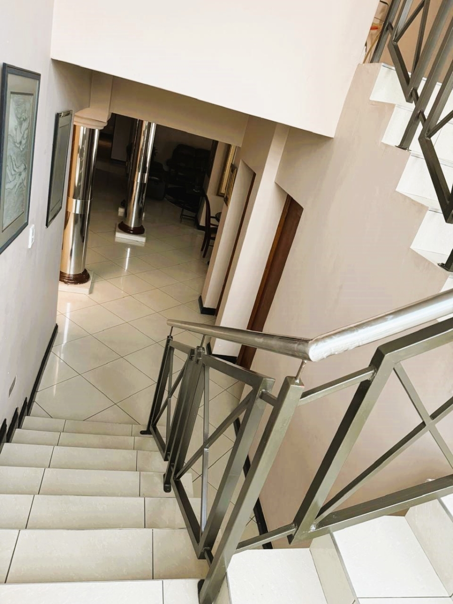 4 Bedroom Property for Sale in Vanderbijlpark SE 8 Gauteng