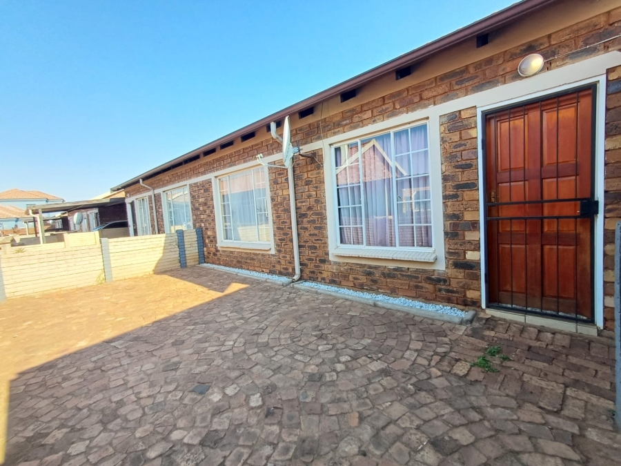 2 Bedroom Property for Sale in The Orchards Gauteng