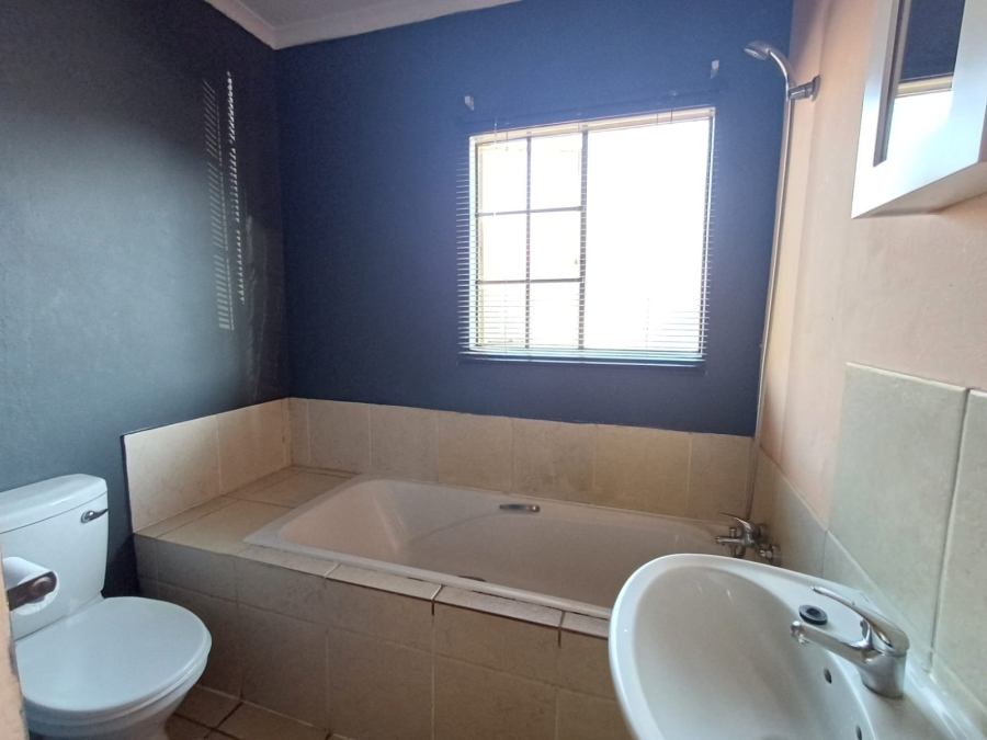 2 Bedroom Property for Sale in The Orchards Gauteng