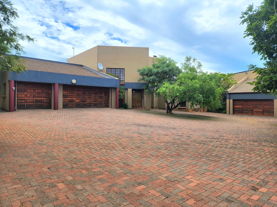 5 Bedroom Property for Sale in Pebble Rock Golf Village Gauteng