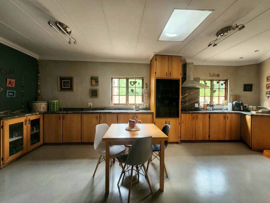 5 Bedroom Property for Sale in Pebble Rock Golf Village Gauteng