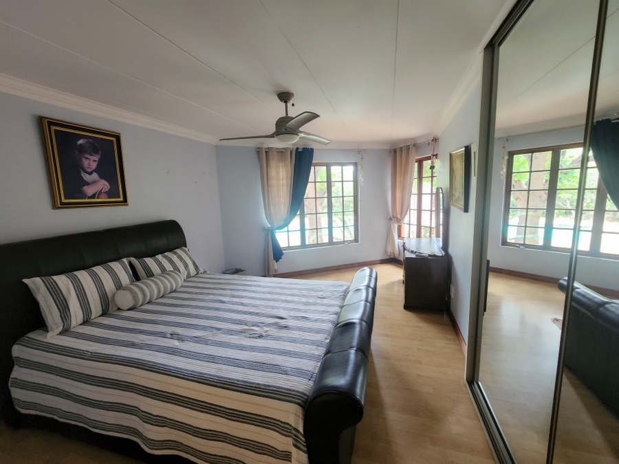 5 Bedroom Property for Sale in Pebble Rock Golf Village Gauteng