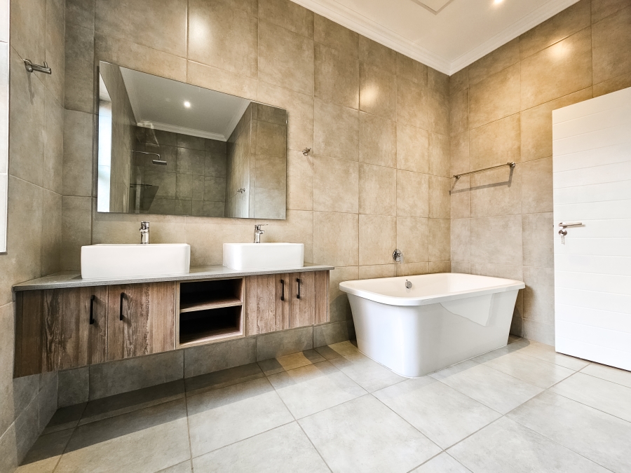 3 Bedroom Property for Sale in Six Fountains Residential Estate Gauteng