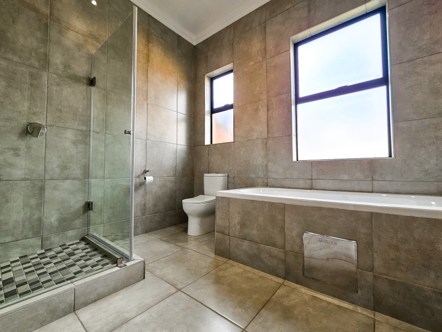 3 Bedroom Property for Sale in Six Fountains Residential Estate Gauteng