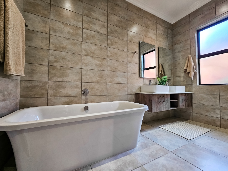 3 Bedroom Property for Sale in Six Fountains Residential Estate Gauteng