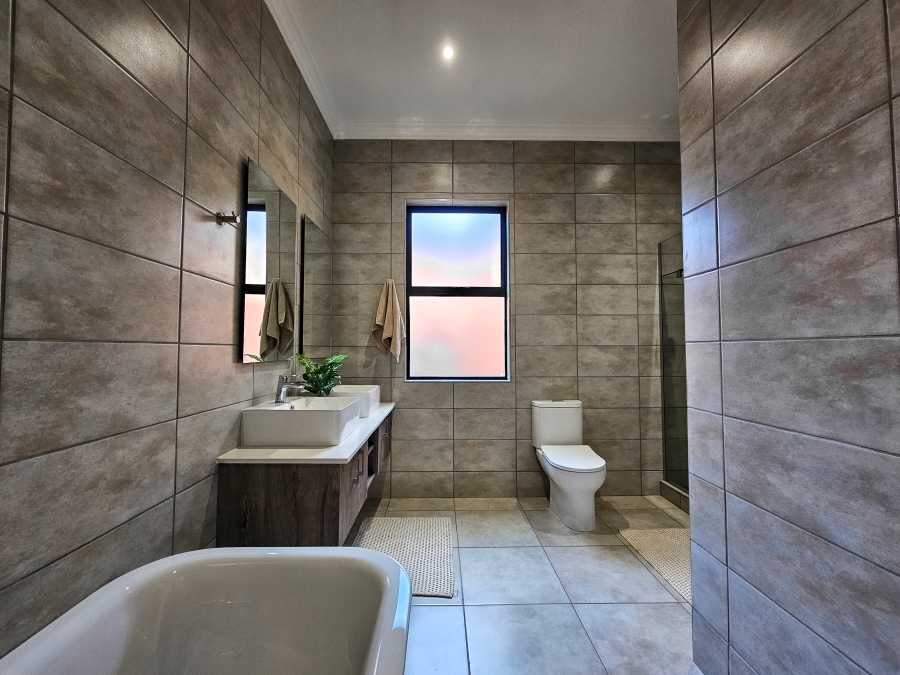 3 Bedroom Property for Sale in Six Fountains Residential Estate Gauteng