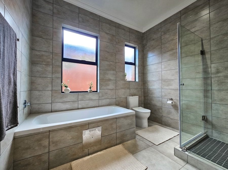 3 Bedroom Property for Sale in Six Fountains Residential Estate Gauteng