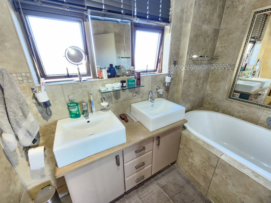 3 Bedroom Property for Sale in Murrayfield Gauteng