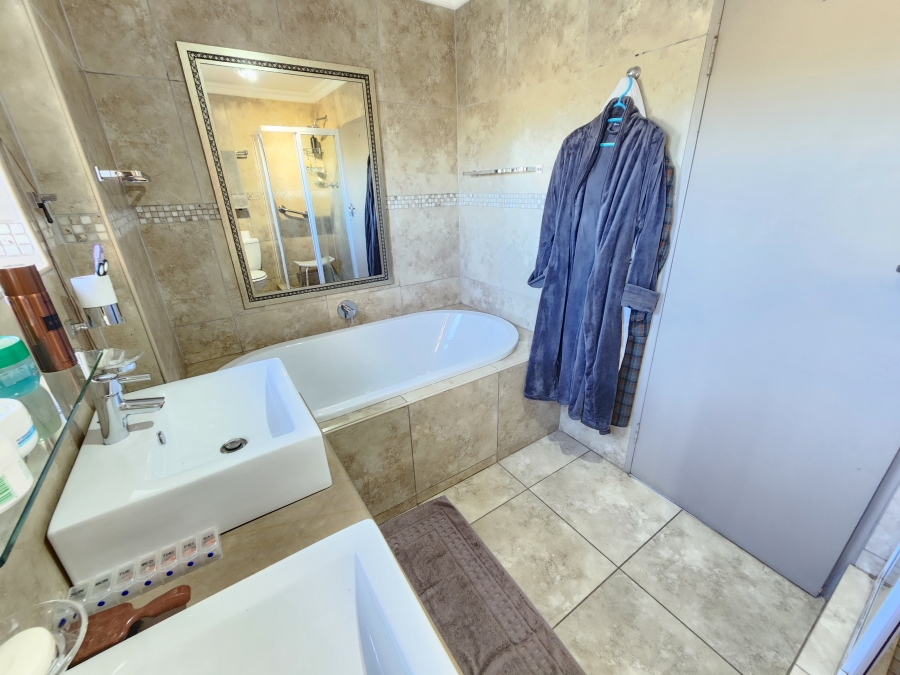 3 Bedroom Property for Sale in Murrayfield Gauteng