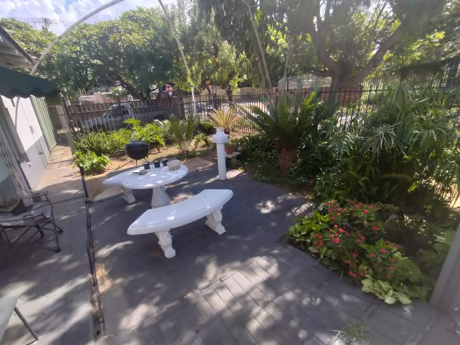 6 Bedroom Property for Sale in Pretoria North Gauteng