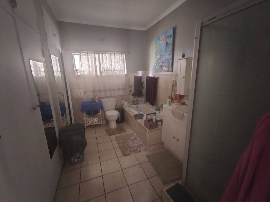 6 Bedroom Property for Sale in Pretoria North Gauteng