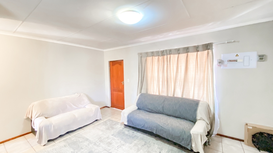 2 Bedroom Property for Sale in Noordwyk Gauteng