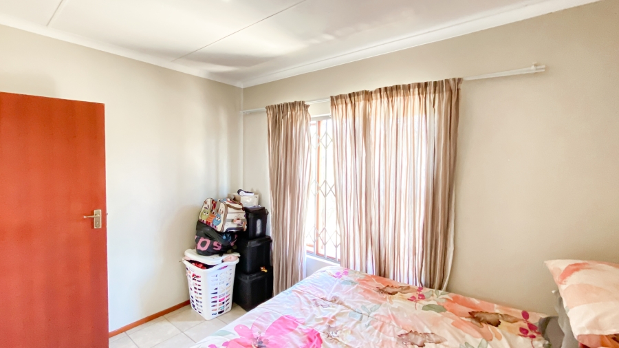 2 Bedroom Property for Sale in Noordwyk Gauteng