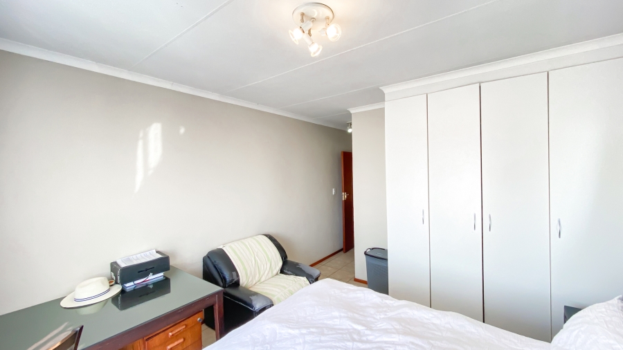 2 Bedroom Property for Sale in Noordwyk Gauteng