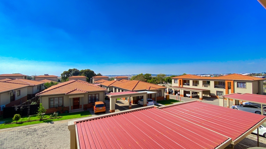 2 Bedroom Property for Sale in Noordwyk Gauteng