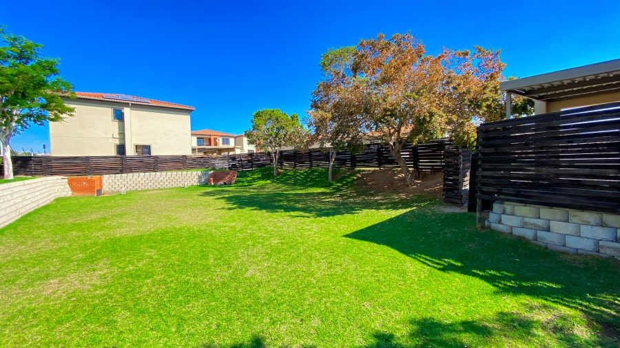 2 Bedroom Property for Sale in Noordwyk Gauteng