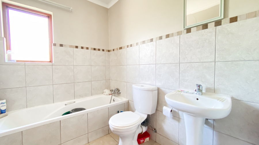 2 Bedroom Property for Sale in Noordwyk Gauteng