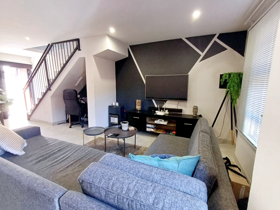 2 Bedroom Property for Sale in Theresa Park Gauteng