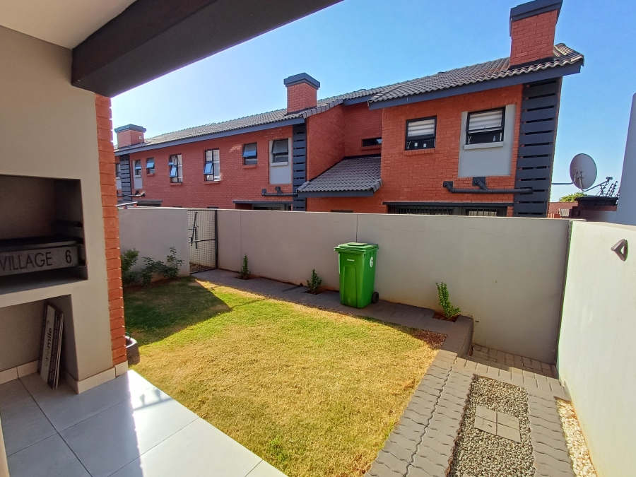 2 Bedroom Property for Sale in Theresa Park Gauteng