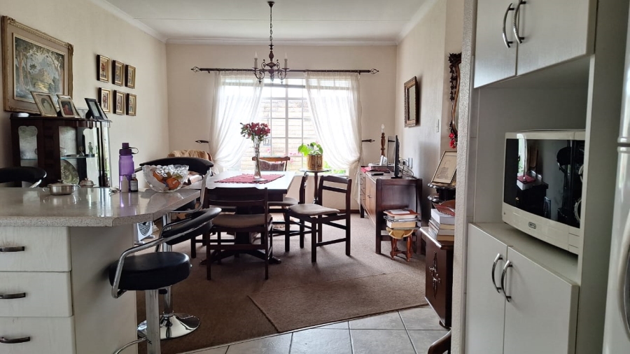 2 Bedroom Property for Sale in Three Rivers East Gauteng