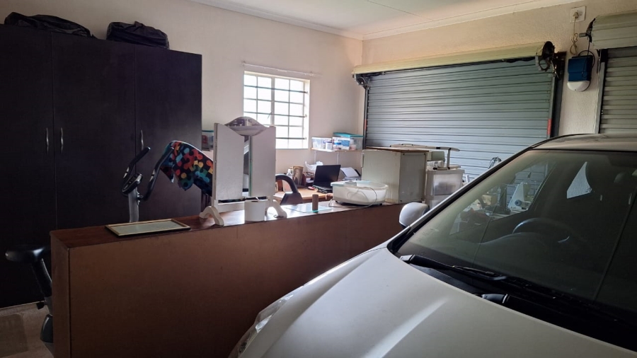 2 Bedroom Property for Sale in Three Rivers East Gauteng