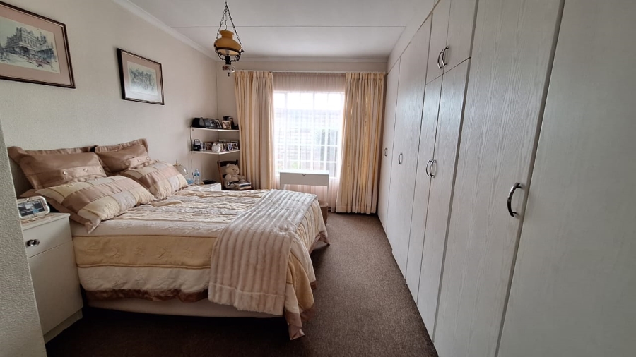 2 Bedroom Property for Sale in Three Rivers East Gauteng