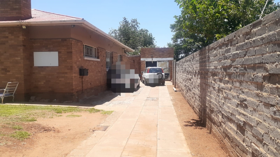 4 Bedroom Property for Sale in Vanderbijlpark Cw 6 Gauteng