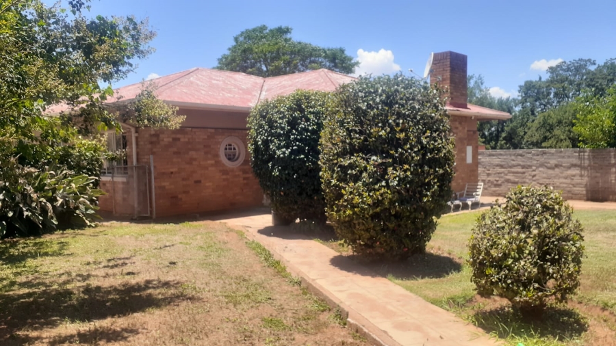4 Bedroom Property for Sale in Vanderbijlpark Cw 6 Gauteng