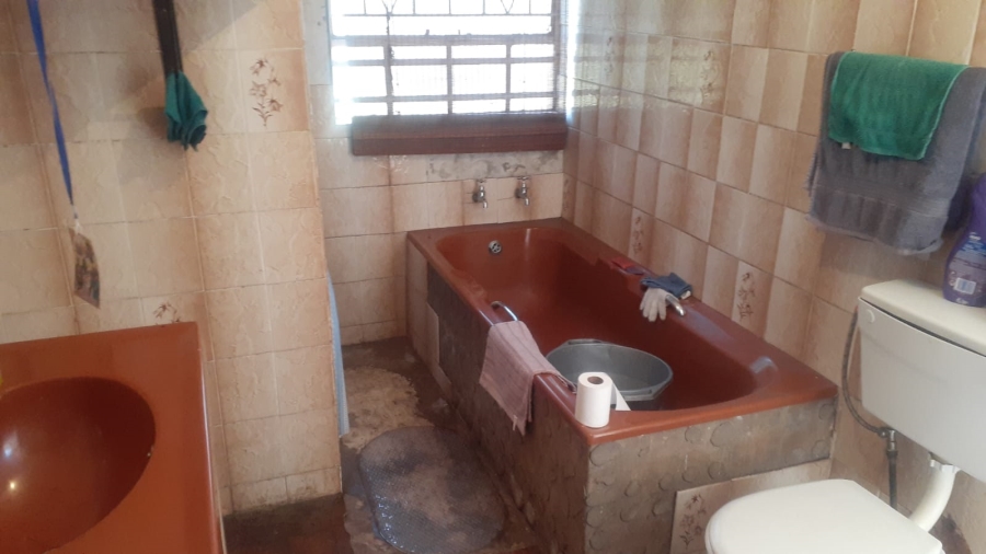 4 Bedroom Property for Sale in Vanderbijlpark Cw 6 Gauteng