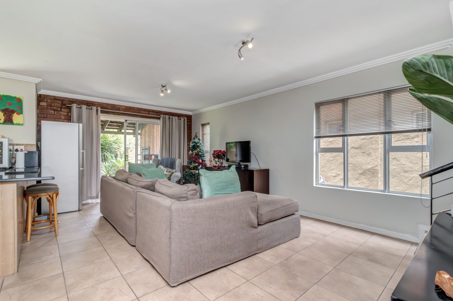 2 Bedroom Property for Sale in Beverley Gauteng