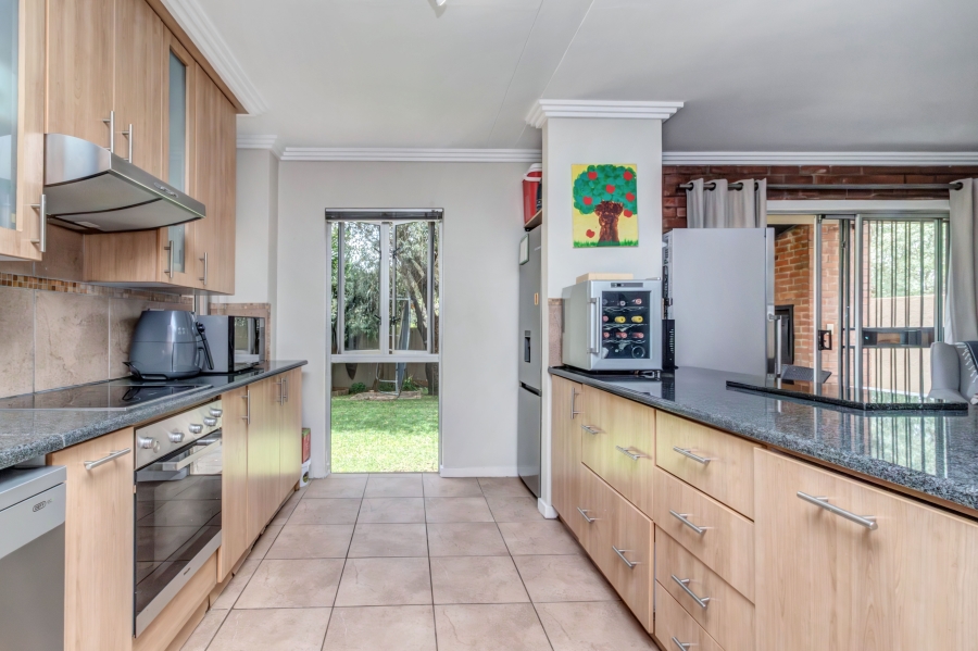 2 Bedroom Property for Sale in Beverley Gauteng