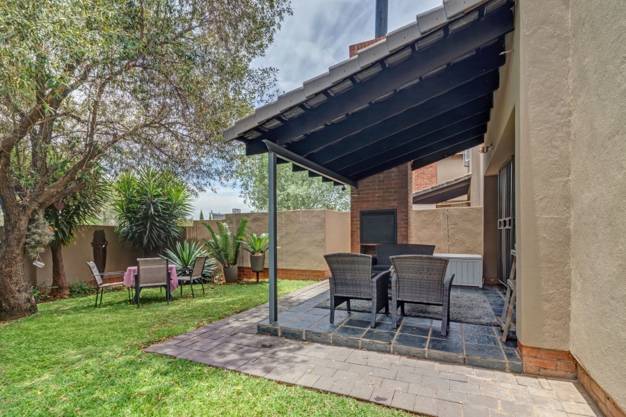 2 Bedroom Property for Sale in Beverley Gauteng