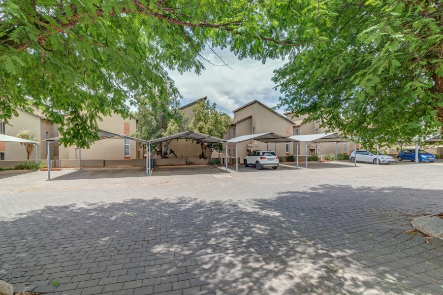 2 Bedroom Property for Sale in Beverley Gauteng