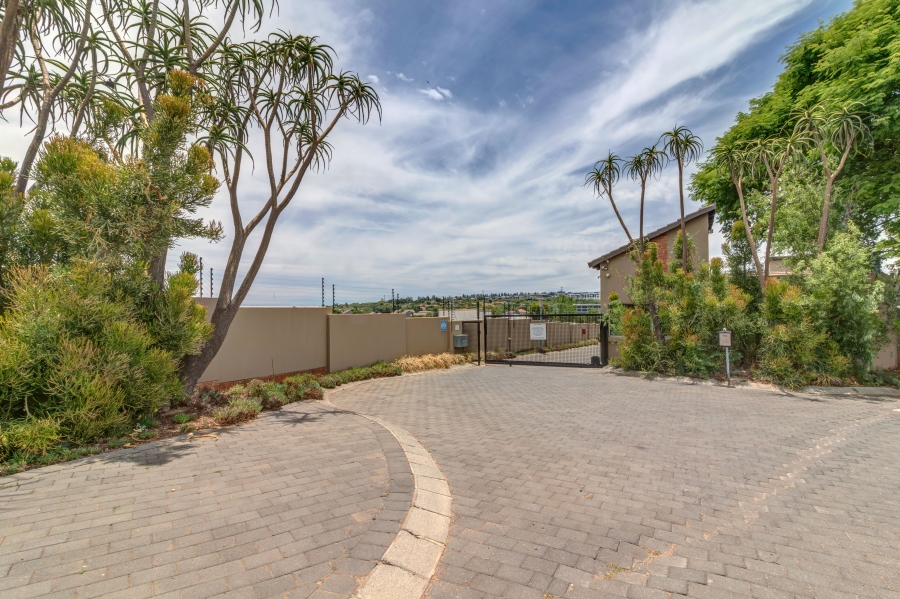 2 Bedroom Property for Sale in Beverley Gauteng