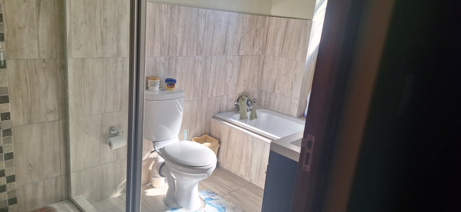 3 Bedroom Property for Sale in Noordwyk Gauteng