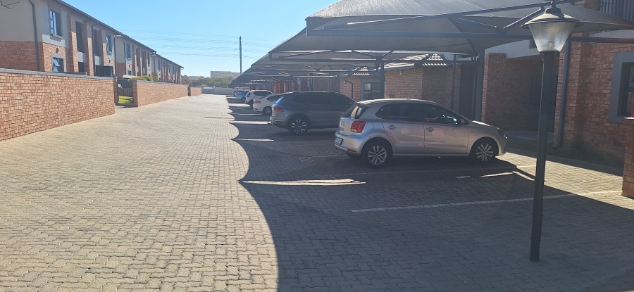 3 Bedroom Property for Sale in Noordwyk Gauteng