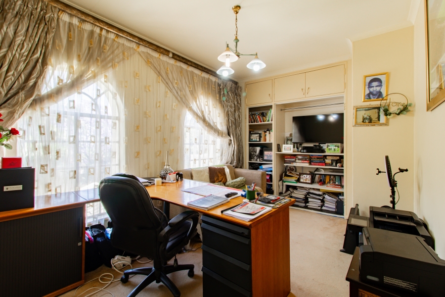 5 Bedroom Property for Sale in Bedfordview Gauteng