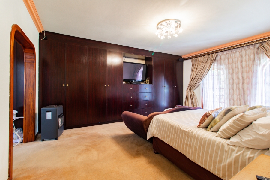 5 Bedroom Property for Sale in Bedfordview Gauteng