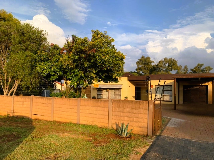 3 Bedroom Property for Sale in Rensburg Gauteng
