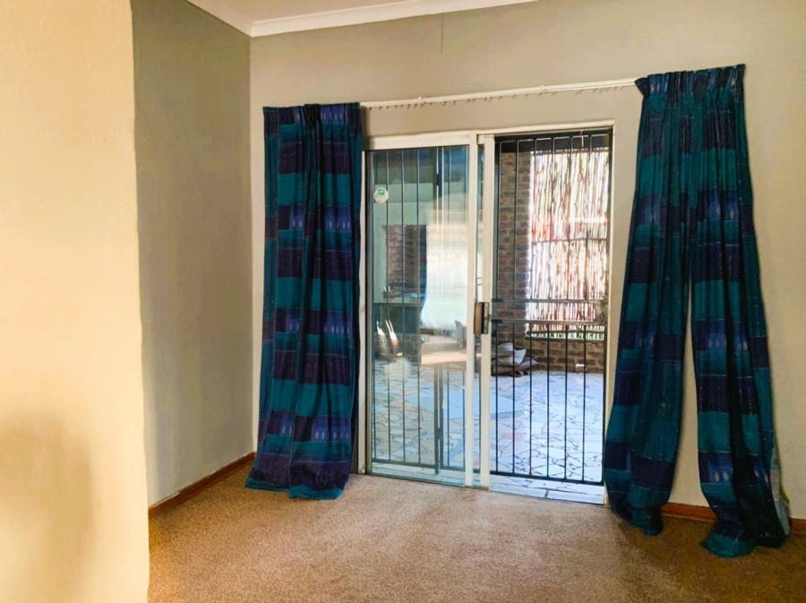 3 Bedroom Property for Sale in Rensburg Gauteng