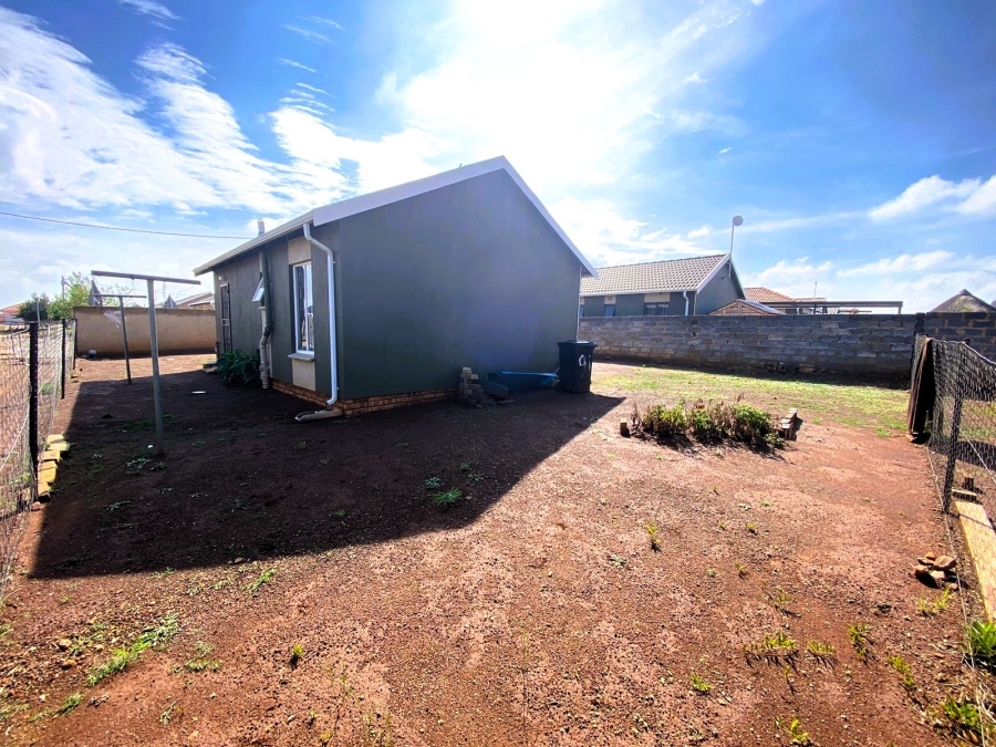 2 Bedroom Property for Sale in Savanna City Gauteng