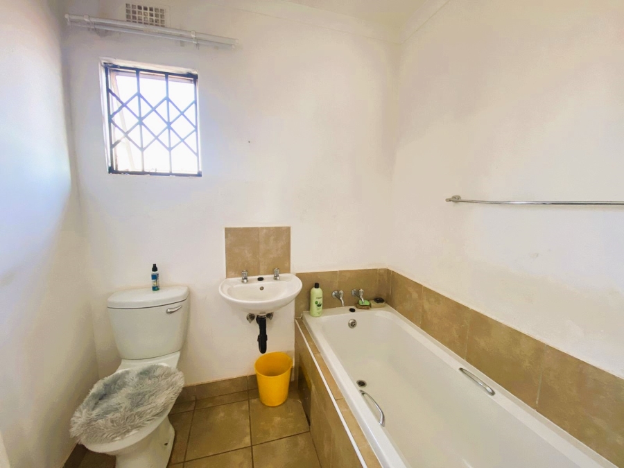 2 Bedroom Property for Sale in Savanna City Gauteng