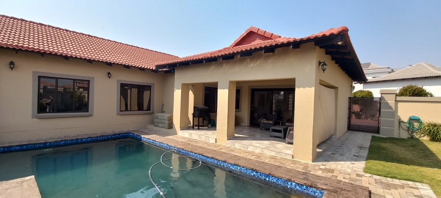 5 Bedroom Property for Sale in Savannah Country Estate Gauteng